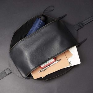 Fenek Leather Sling Bag - Black